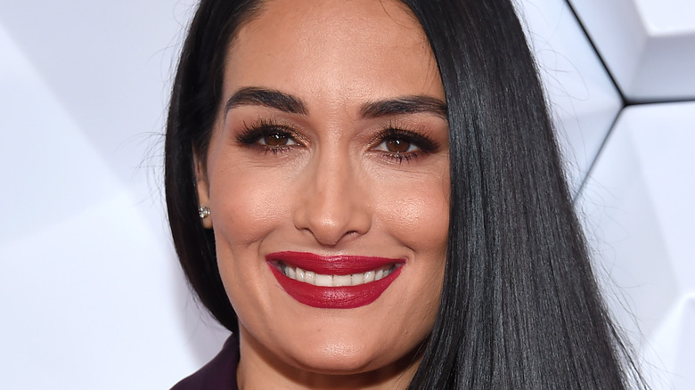 Nikki Bella est dans l’eau chaude avec les fans.  Voici pourquoi