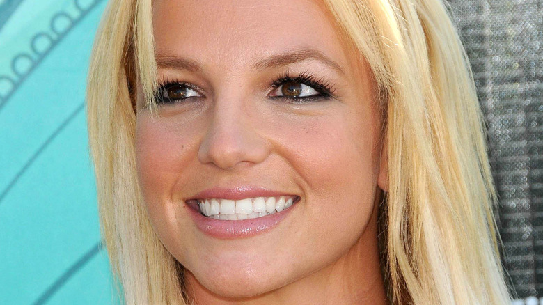 Pourquoi la vidéo « Do Somethin » de Britney Spears a déclenché un drame juridique