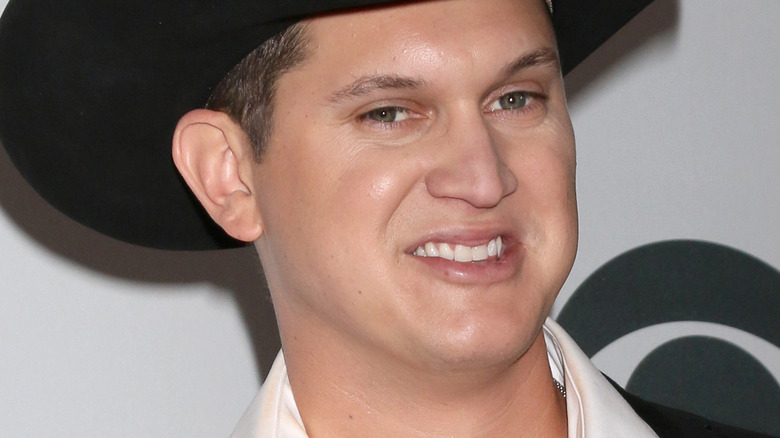 Voici combien vaut vraiment Jon Pardi