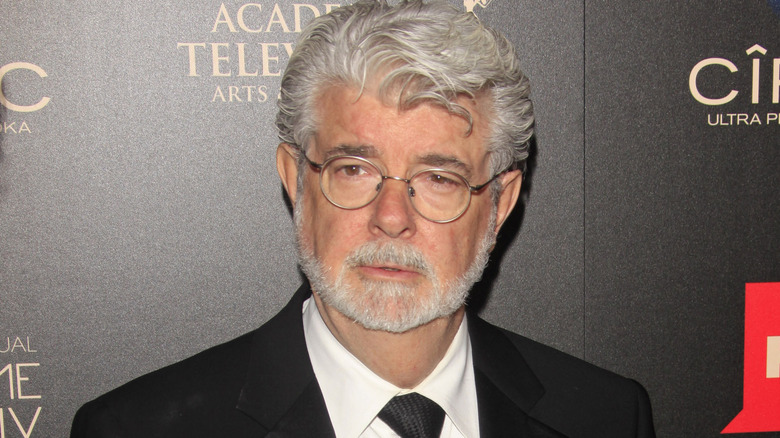 George Lucas regarde