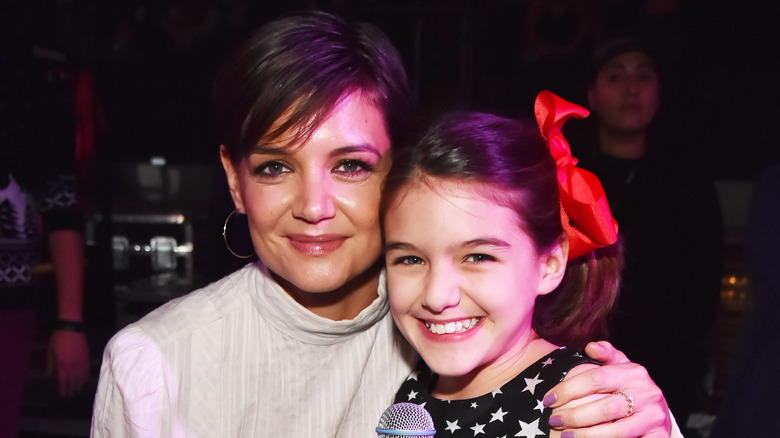 Katie Holmes et Suri Cruise au iHeart Radio Jingle Ball en 2017 