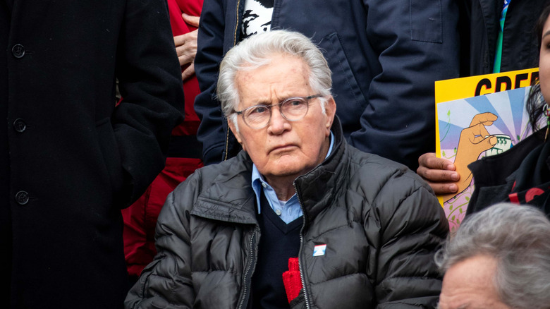 Martin Sheen se joint aux manifestants lors de la dernière manifestation de Jane Fonda, vendredi, exercice d'incendie, janvier 2020