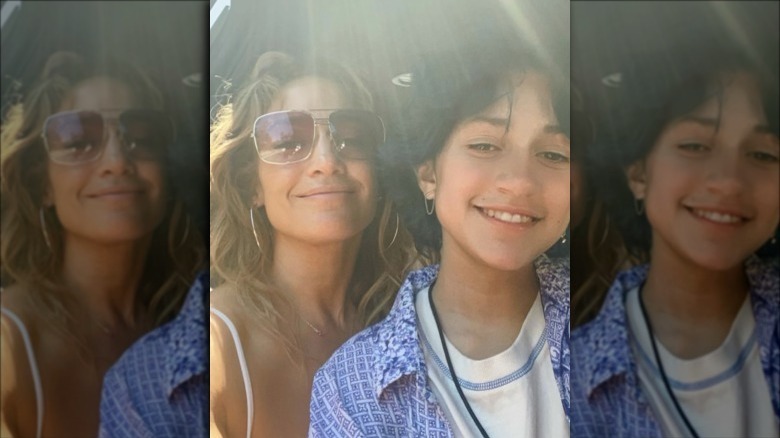 Jennifer Lopez et sa fille Emme sourient ensemble dans un selfie sur Instagram