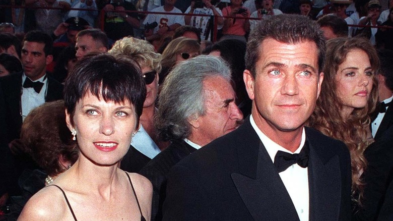 Robyn Moore Gibson et Mel Gibson au tapis rouge des Oscars 1997