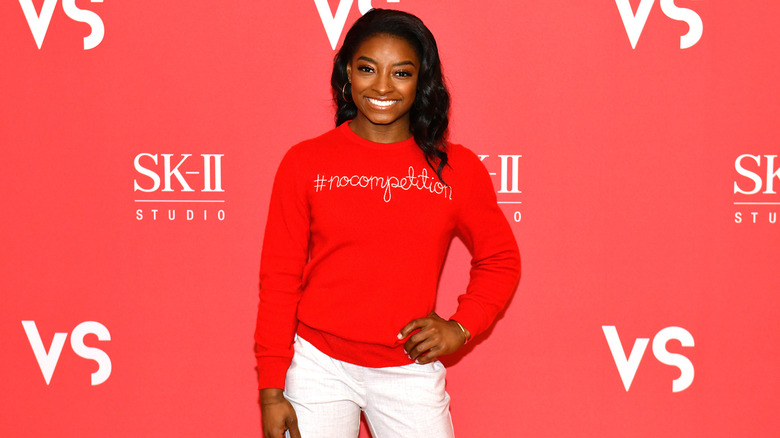 Simone Biles souriante