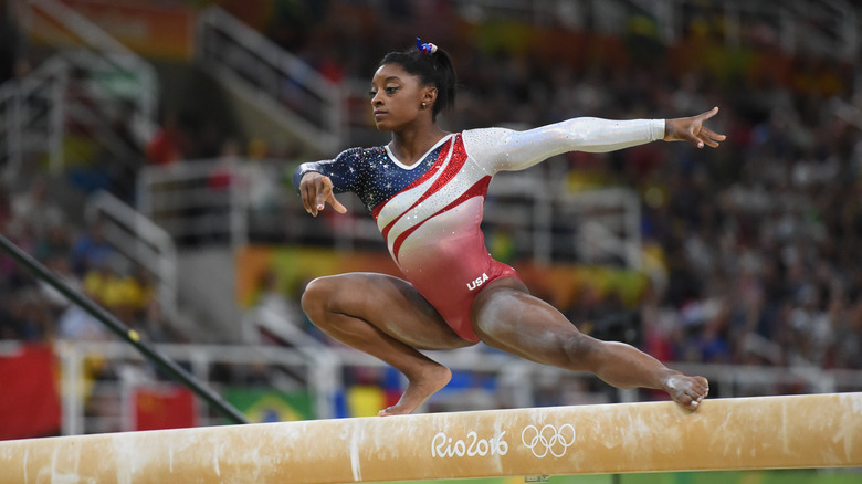 Simone Biles à la poutre