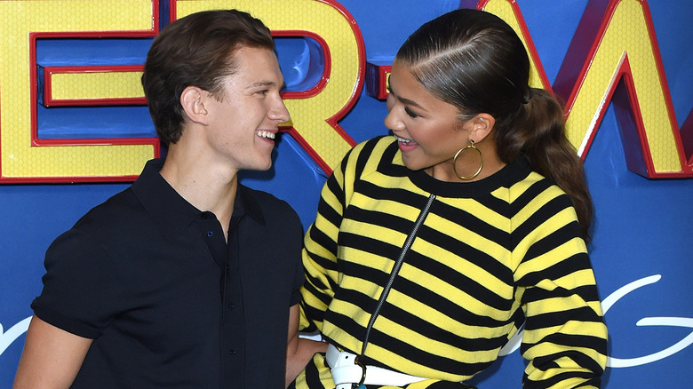 Tom Holland et Zendaya se sourient