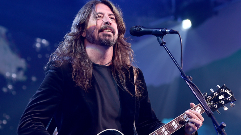 Dave Grohl chante