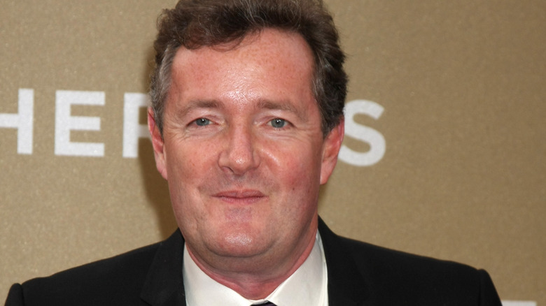 Piers Morgan yeux bleus