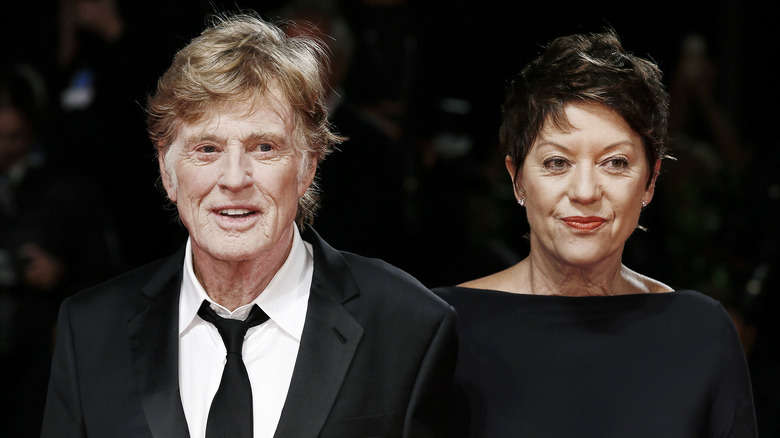 Robert Redford et Sibylle Szaggars assistent à un événement