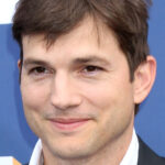 Voici jusqu’où Ashton Kutcher est allé à l’école