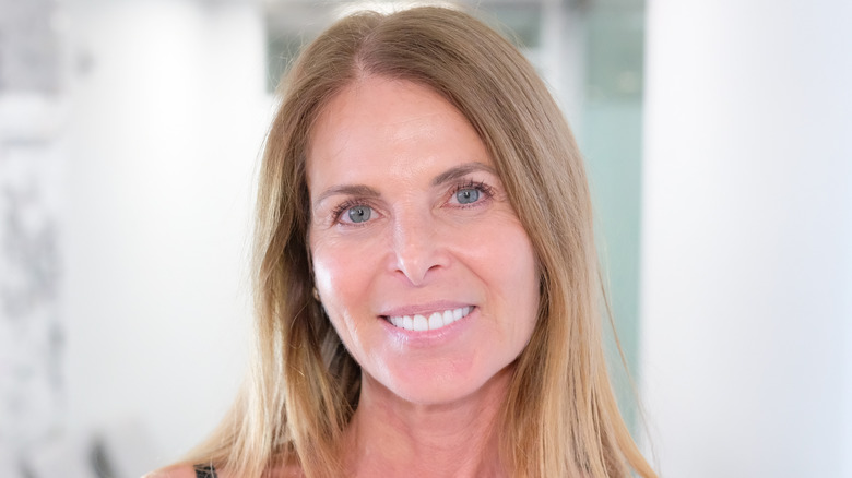 Catherine Oxenberg souriante