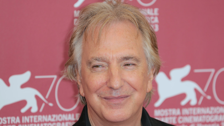 Alan Rickman souriant