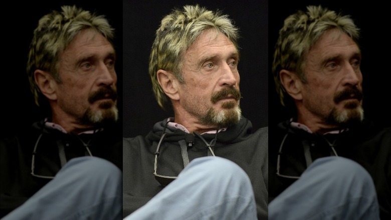 John McAfee a l'air contrarié