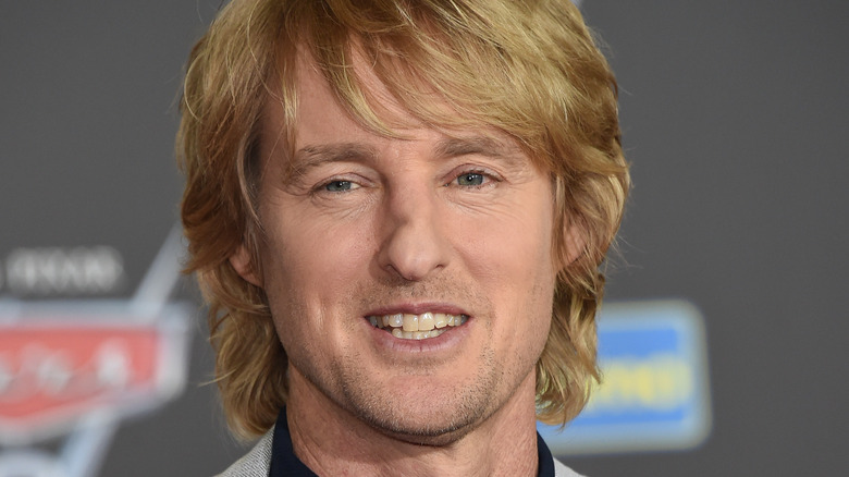 Coupe de cheveux hirsute d'Owen Wilson