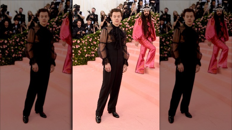 Harry Styles portant des chaussures à talons