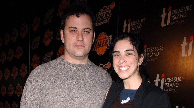 Jimmy Kimmel et Sarah Silverman souriant