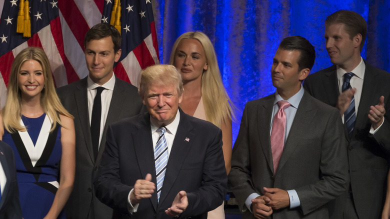 Donald Trump et ses enfants sur scène