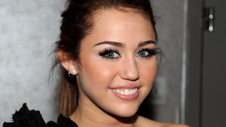 Miley Cyrus souriante