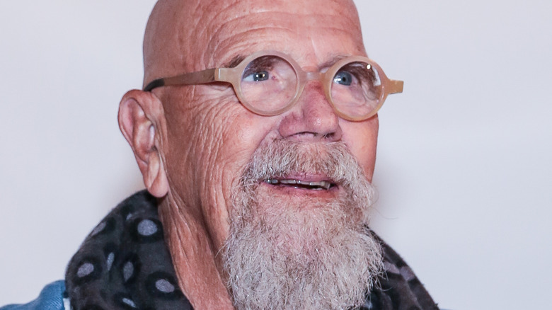 À l’intérieur de la mort de l’artiste Chuck Close