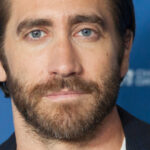 Jake Gyllenhaal admet qu’il n’aime pas se baigner