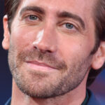 Jake Gyllenhaal doit-il s’inquiéter pour le rouge (version Taylor) ?