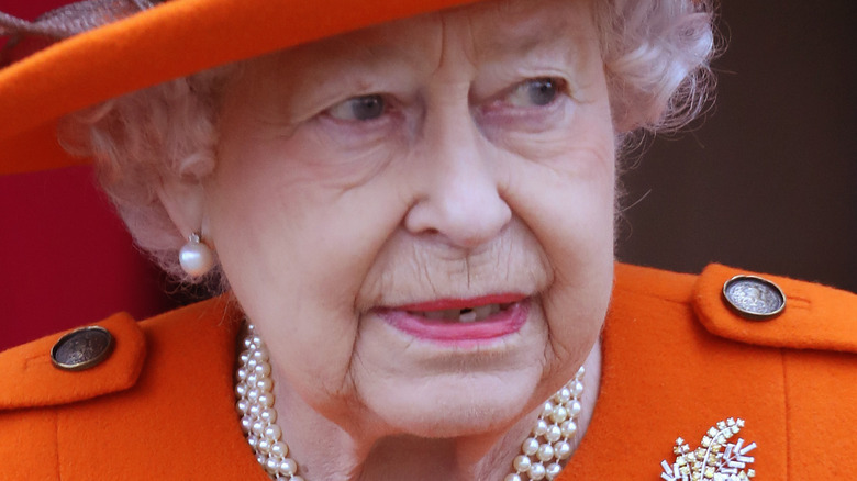 La reine Elizabeth serait à la recherche d’options juridiques au milieu du drame de Harry et Meghan