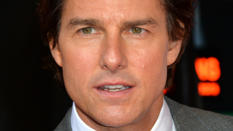 Tom Cruise avec une expression sérieuse