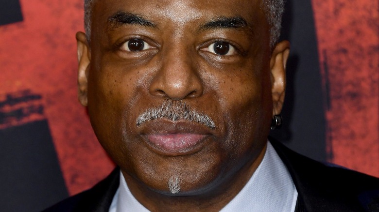 LeVar Burton a quelque chose à dire sur le drame d’hébergement Jeopardy