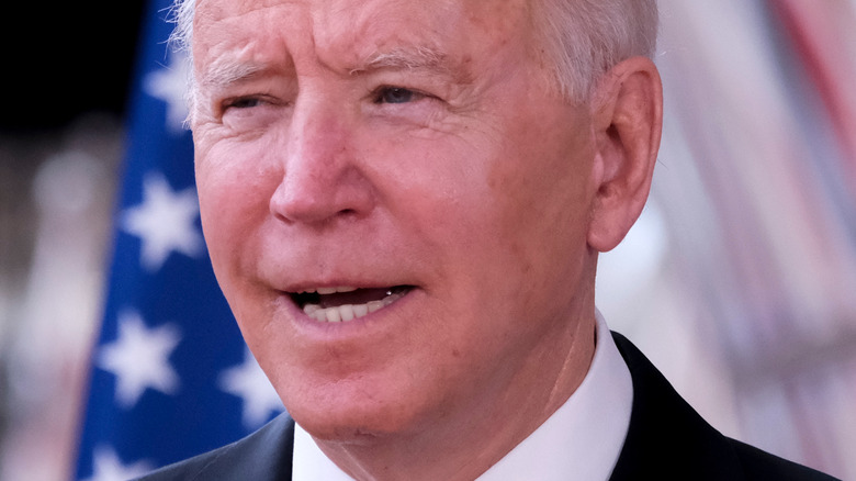 Pourquoi le costume de bronzage de Joe Biden provoque un tel émoi