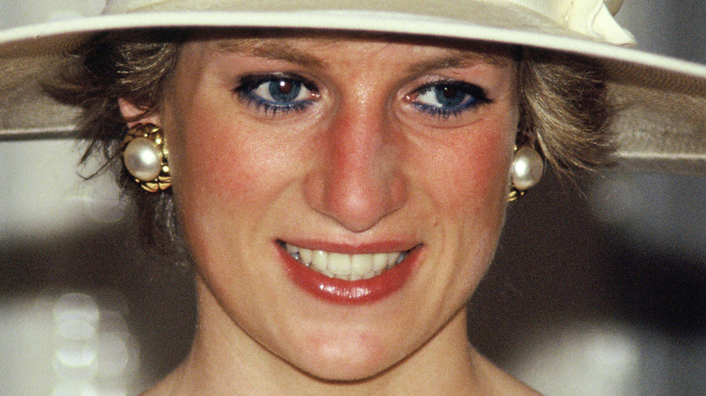 La princesse Diana souriante