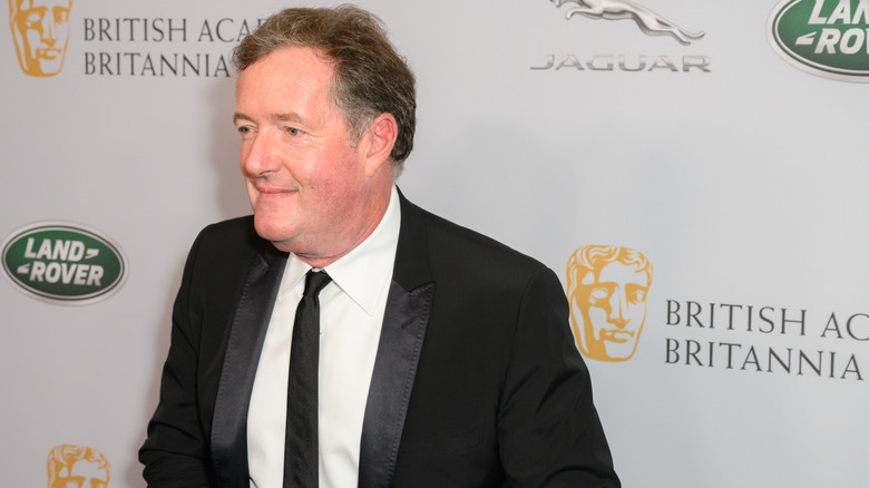 Piers Morgan foule le tapis rouge aux Britannia Awards 2019 de la British Academy