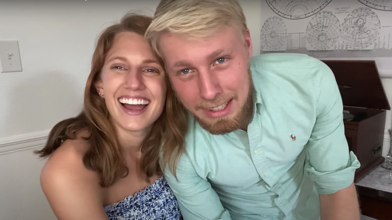 Olivia et Ethan Plath s'embrassent dans une vidéo YouTube