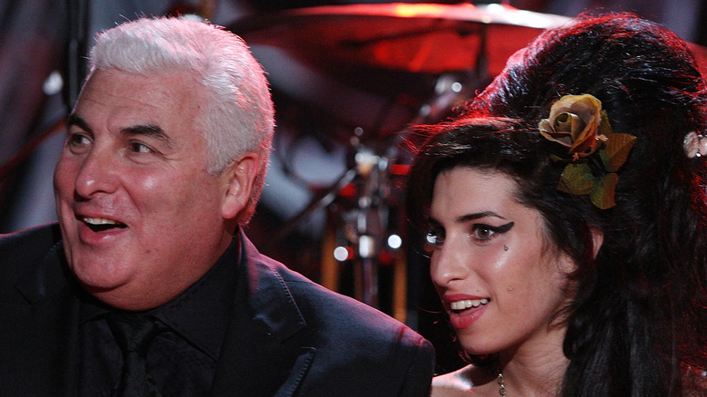 Mitch Winehouse et Amy Winehouse lors d'une remise de prix