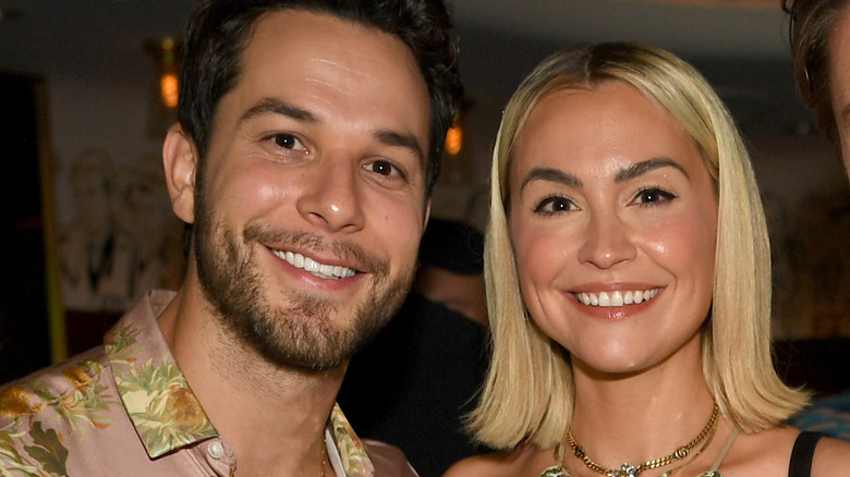 Skylar Astin et Lisa Stelly