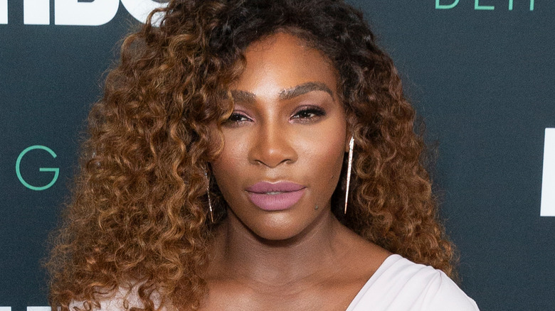 Serena Williams posant pour les caméras