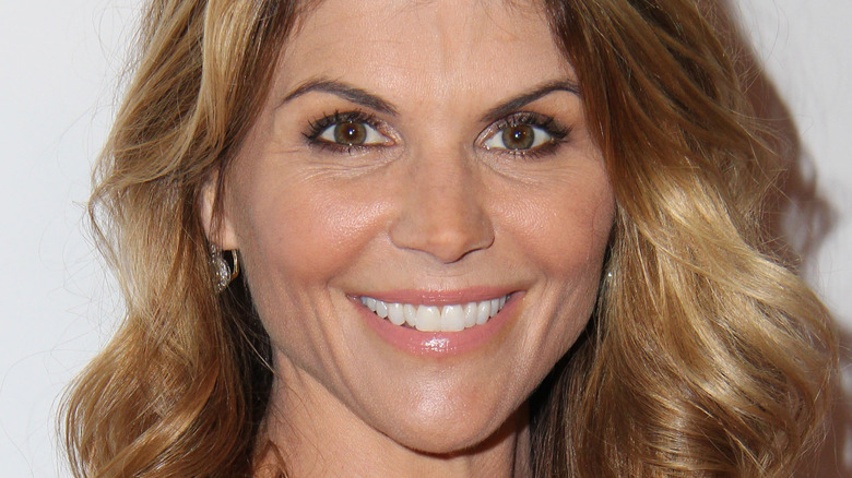 Lori Loughlin posant