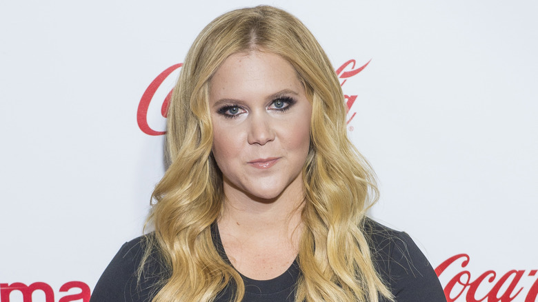 Amy Schumer souriant 