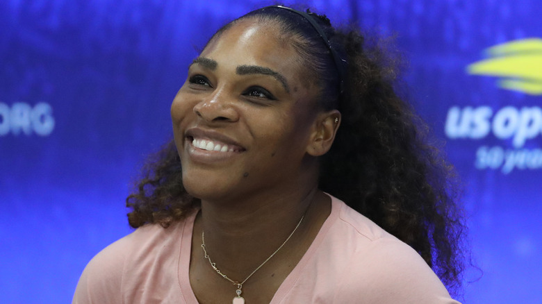 Serena Williams sourit en 2018