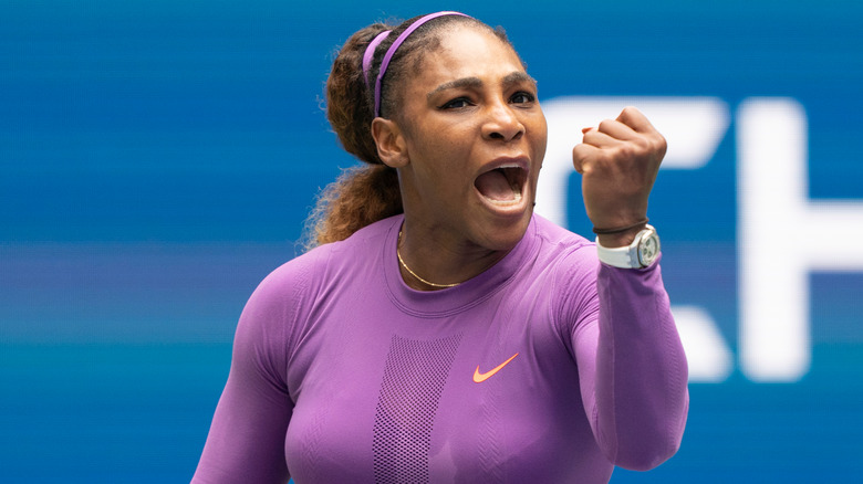 Serena Williams crie sur le court en 2019