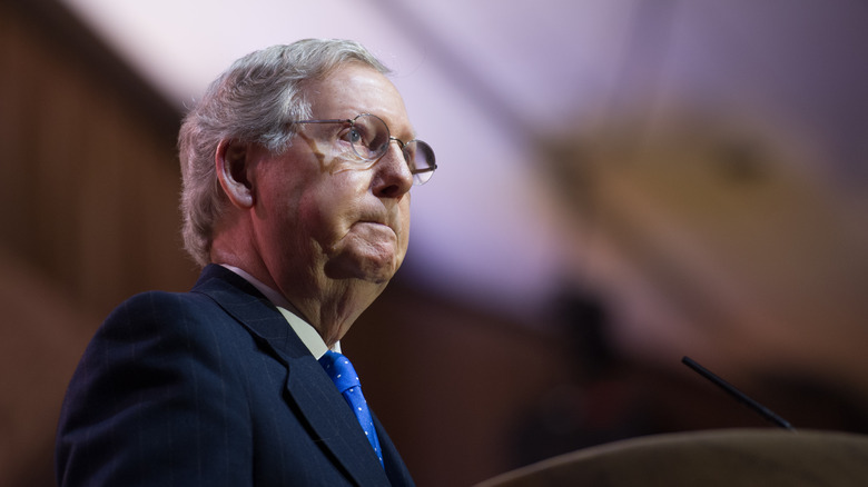 Mitch McConnell sur le podium