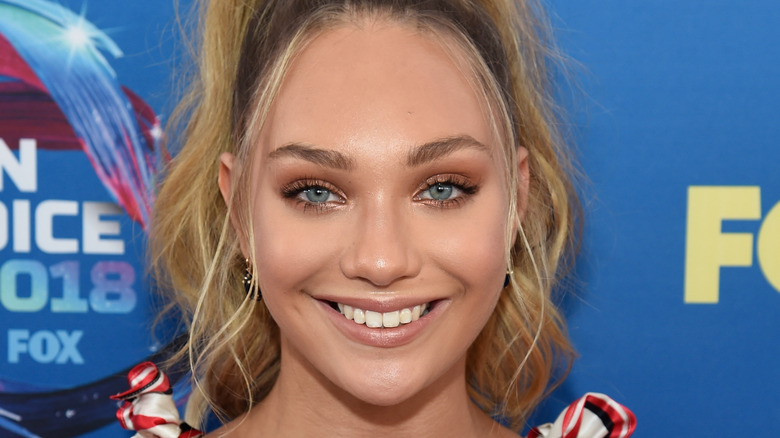 Maddie Ziegler souriante