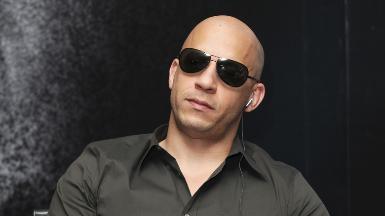 Vin Diesel portant des lunettes de soleil