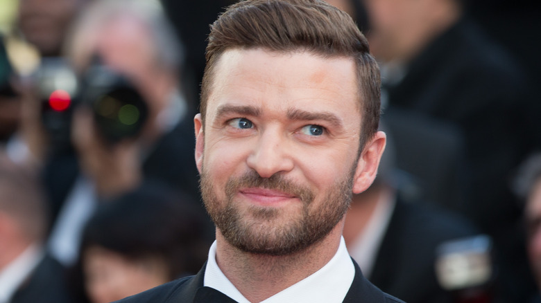 Justin Timberlake pose