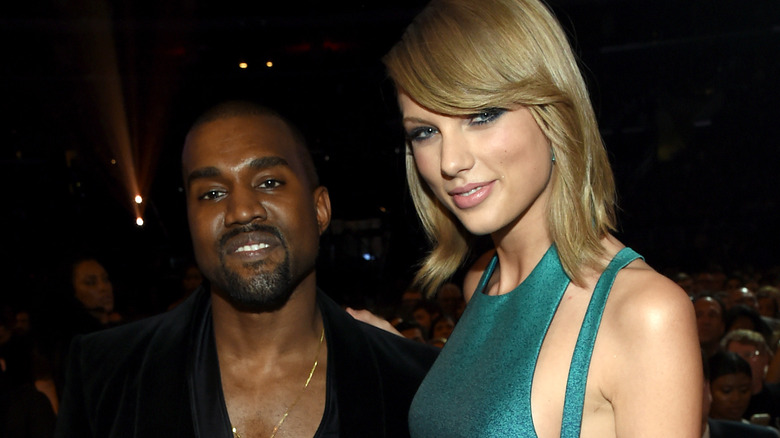 Kanye West posant avec Taylor Swift