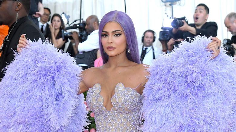 Kylie Jenner en violet