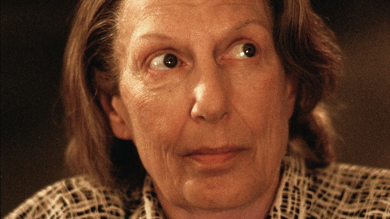 Nancy Marchand dans le rôle de Livia Soprano