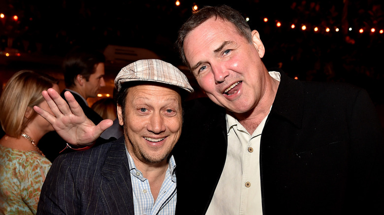 Rob Schneider et Norm Macdonald souriant