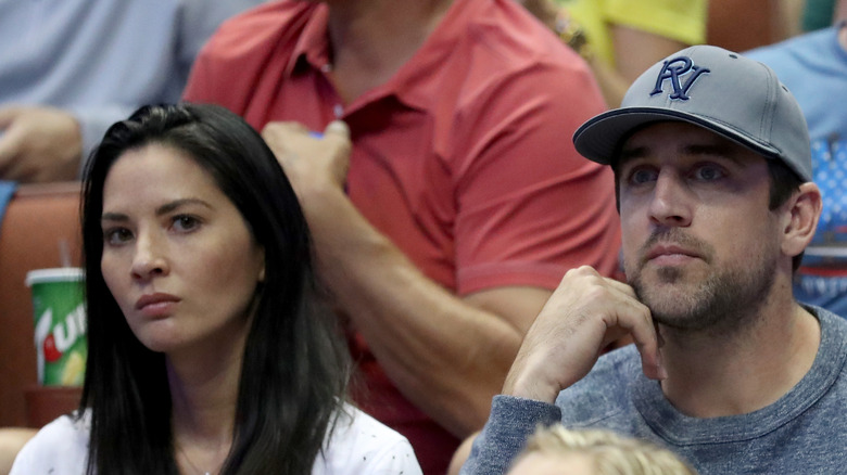 Match de basket d'Olivia Munn Aaron Rodgers