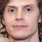 Ce qu’Evan Peters pense vraiment de ses fans